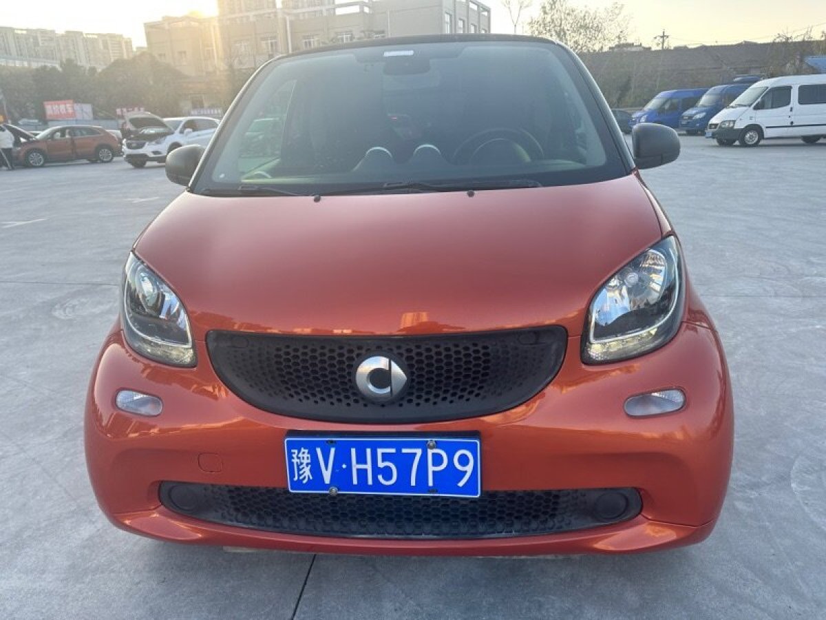 smart fortwo  2016款 0.9T 66千瓦硬頂極致版圖片