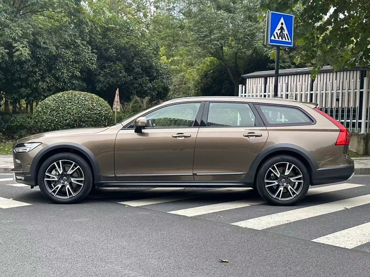 2019年6月沃爾沃 V90  2017款 Cross Country T5 AWD 智尊版