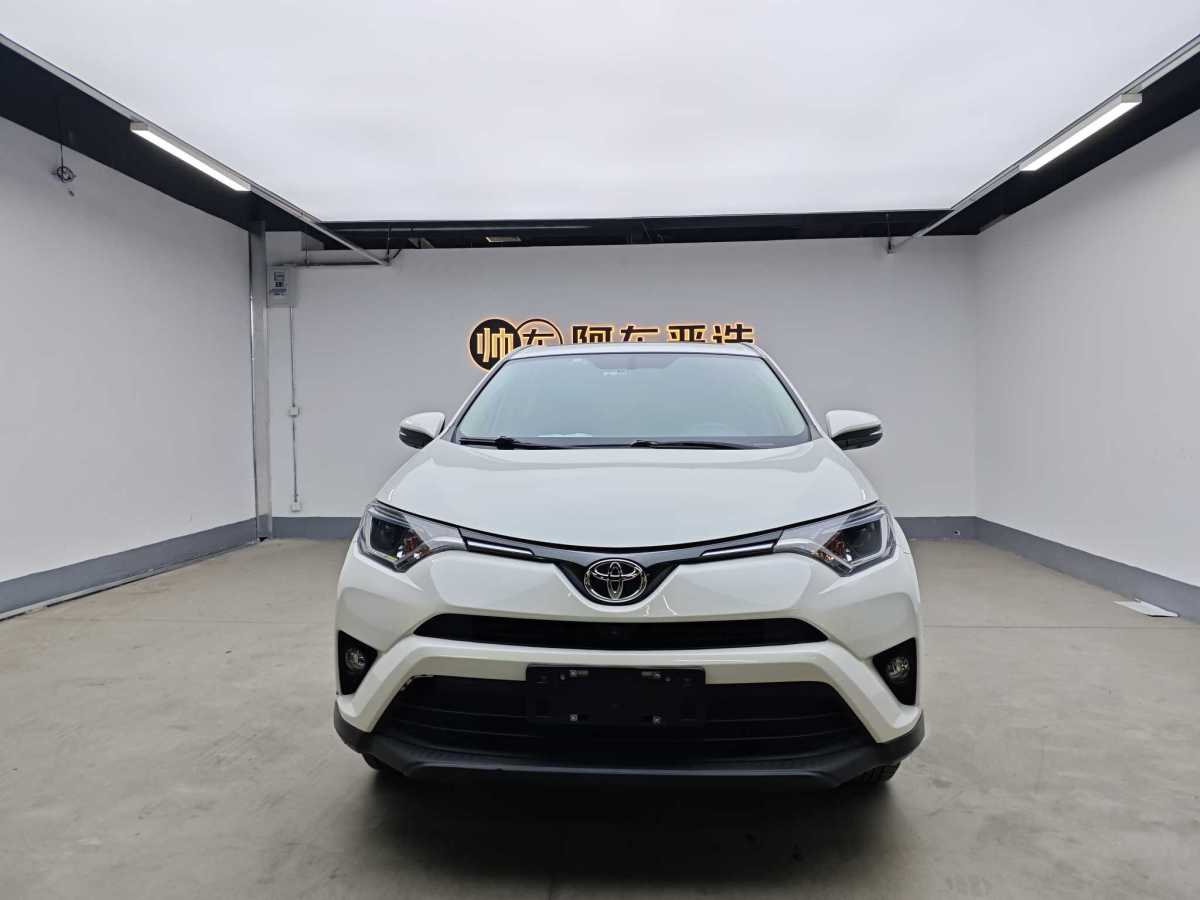 2019年9月豐田 RAV4  2018款 榮放 2.0L CVT兩驅(qū)風(fēng)尚版