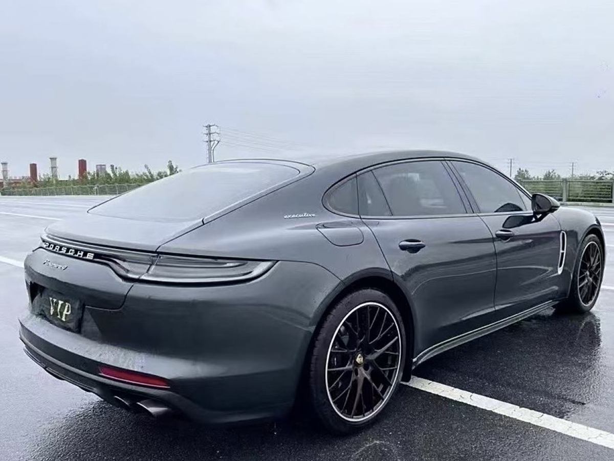 保時(shí)捷 Panamera  2023款 Panamera 4 行政加長(zhǎng)版 2.9T圖片