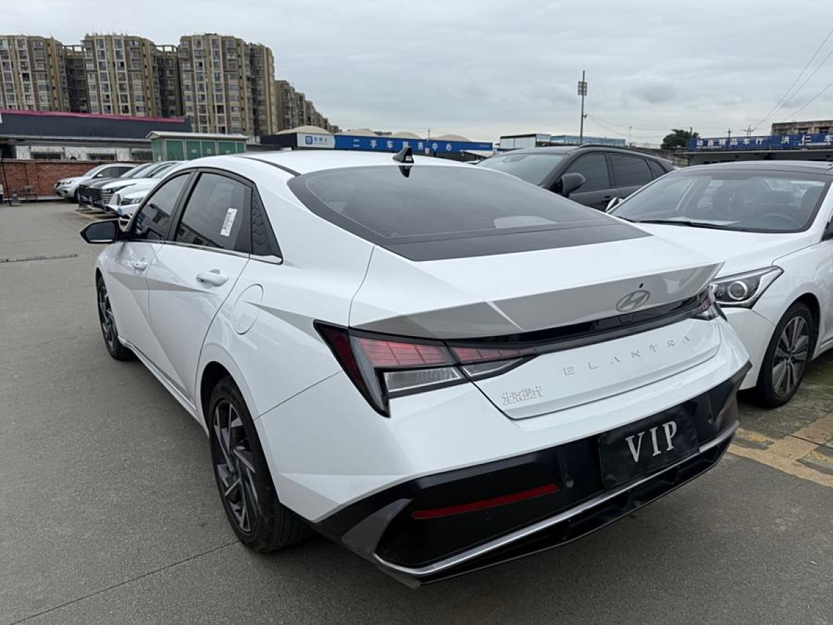 現(xiàn)代 伊蘭特  2023款 1.5L CVT GLX精英版圖片