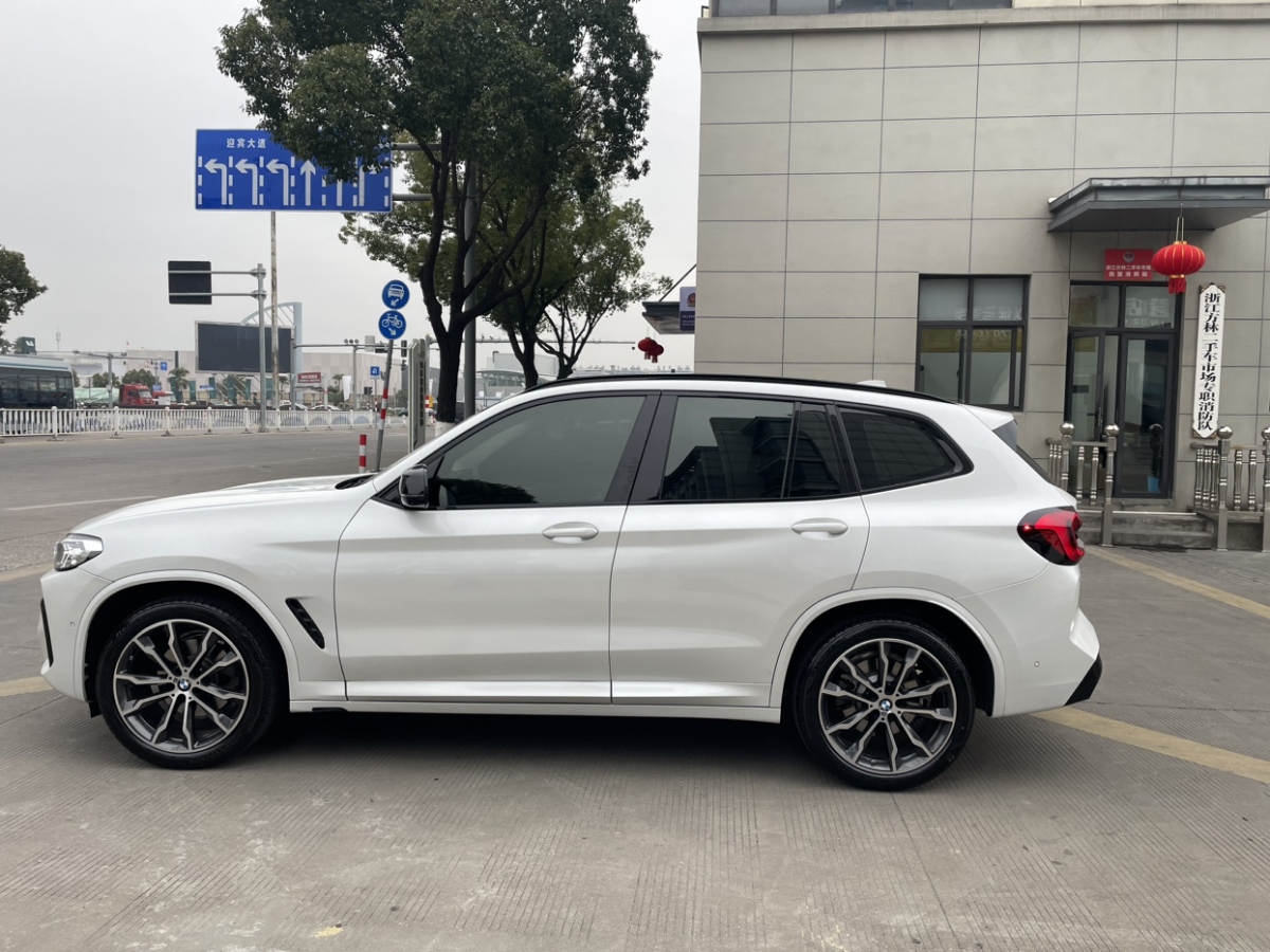 寶馬 寶馬X3  2023款 xDrive30i 領(lǐng)先型 M曜夜套裝圖片