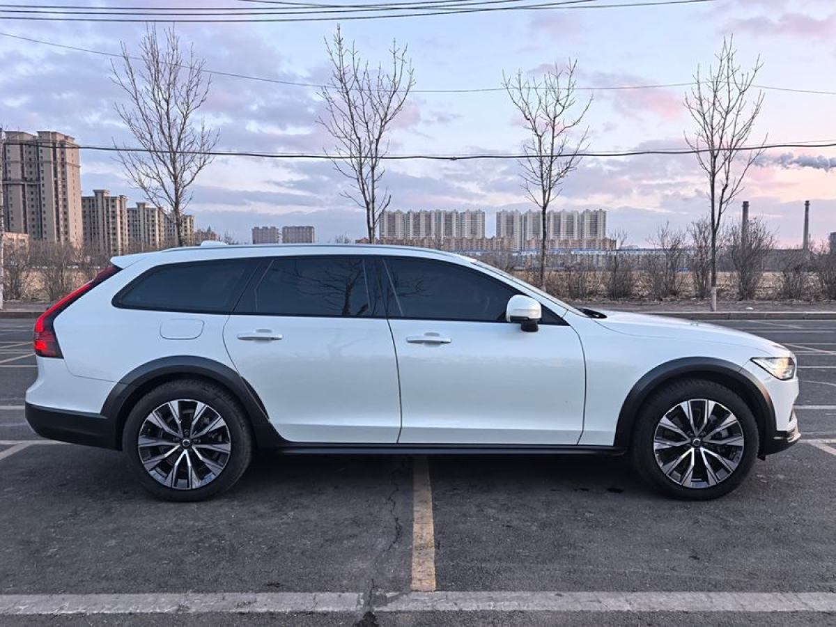 2021年3月沃爾沃 V90  2025款 Cross Country B5 AWD 智遠版