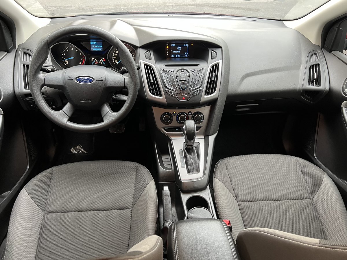 Ford Fox2012 2-compartment 1.6L automatic comfort model图片