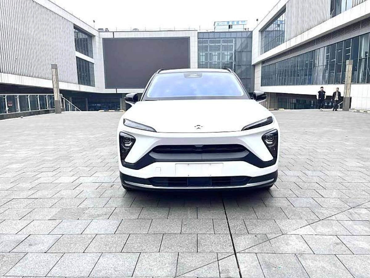 蔚來 ES8  2020款 415KM 基準(zhǔn)版 六座版圖片