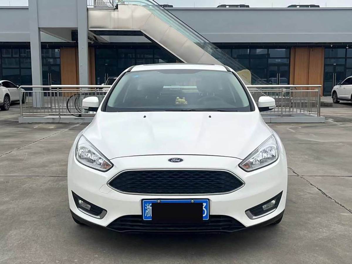 福特 福克斯  2018款 兩廂經(jīng)典 EcoBoost 180 自動(dòng)精英型圖片