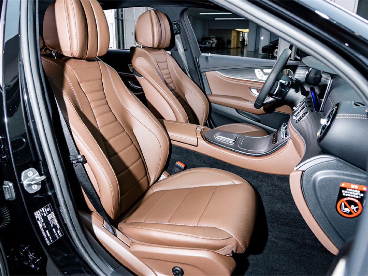 奔驰 奔驰E级  2023款 改款 E 300 L 运动豪华型图片