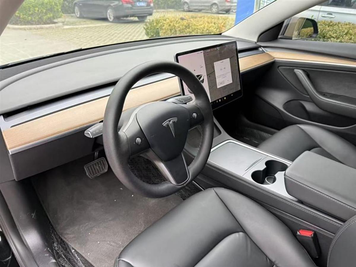 特斯拉 Model 3  2021款 改款 標準續(xù)航后驅(qū)升級版圖片