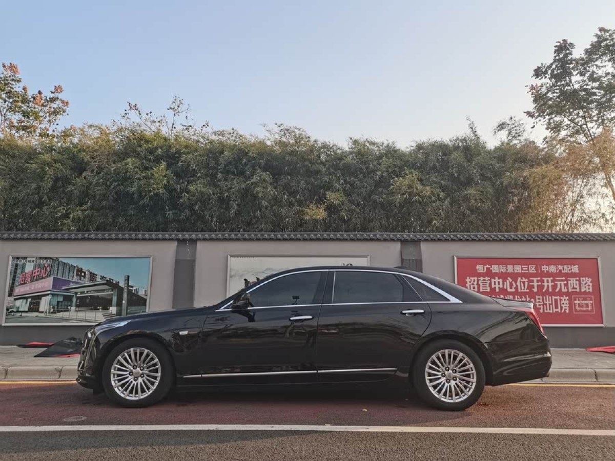凱迪拉克 CT6  2019款 28T 時(shí)尚型圖片