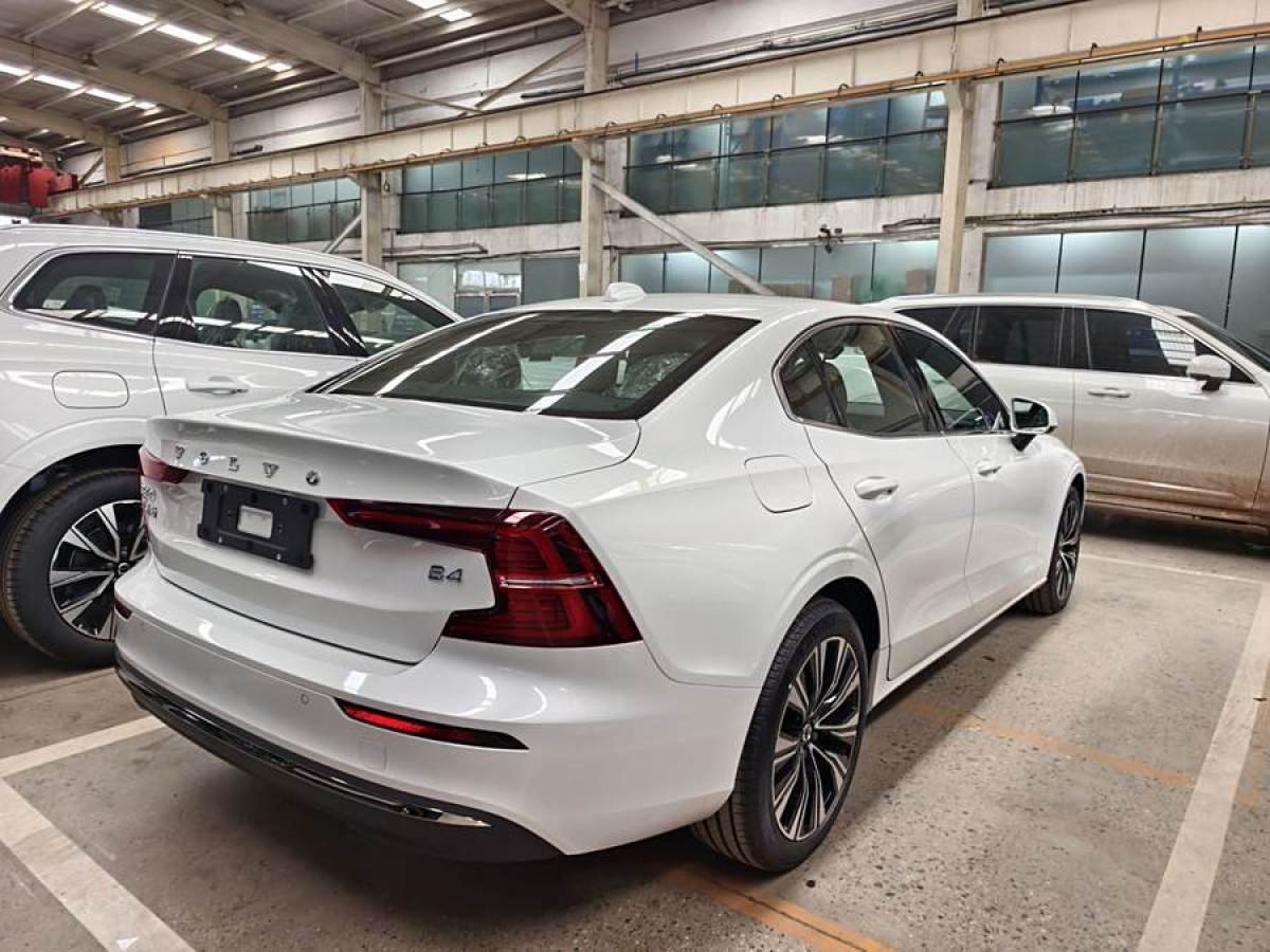 沃爾沃 S60L  2023款 B4 智遠(yuǎn)豪華版圖片