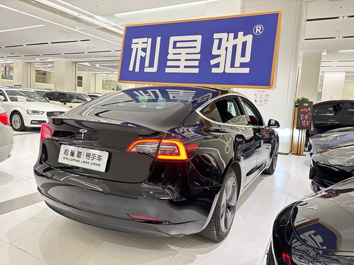 特斯拉 Model Y  2020款 改款 標(biāo)準(zhǔn)續(xù)航后驅(qū)升級版圖片