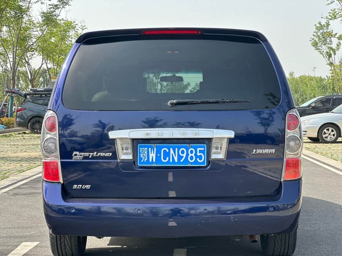 別克 GL8  2006款 陸尊 3.0L GT 精英版圖片