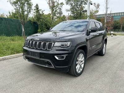 2017年10月 Jeep 大切諾基(進(jìn)口) 3.0L 精英導(dǎo)航版圖片