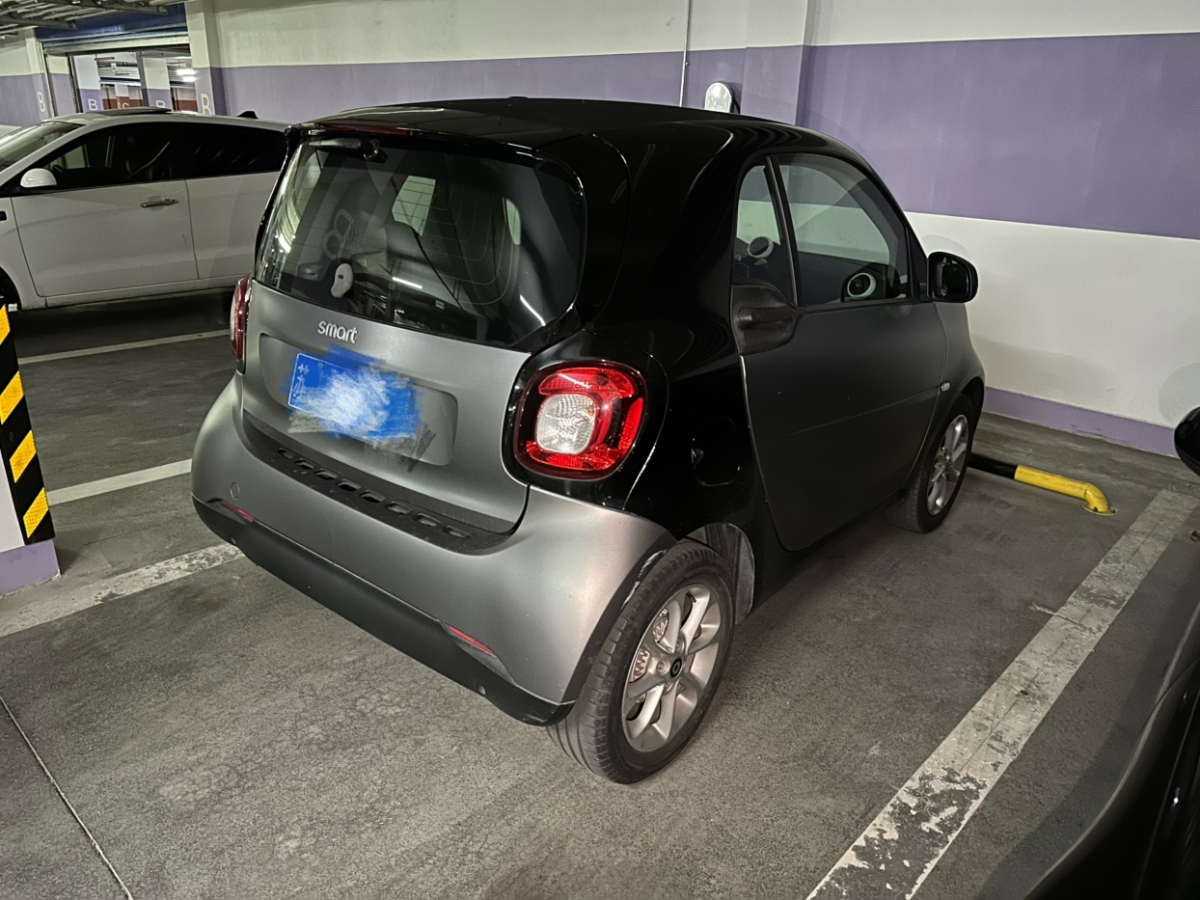 smart fortwo  2018款 1.0L 52千瓦硬頂靈動(dòng)版圖片