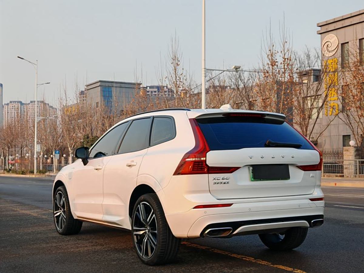 沃爾沃 XC60新能源  2024款 T8 插電混動 長續(xù)航四驅(qū)智遠運動版圖片