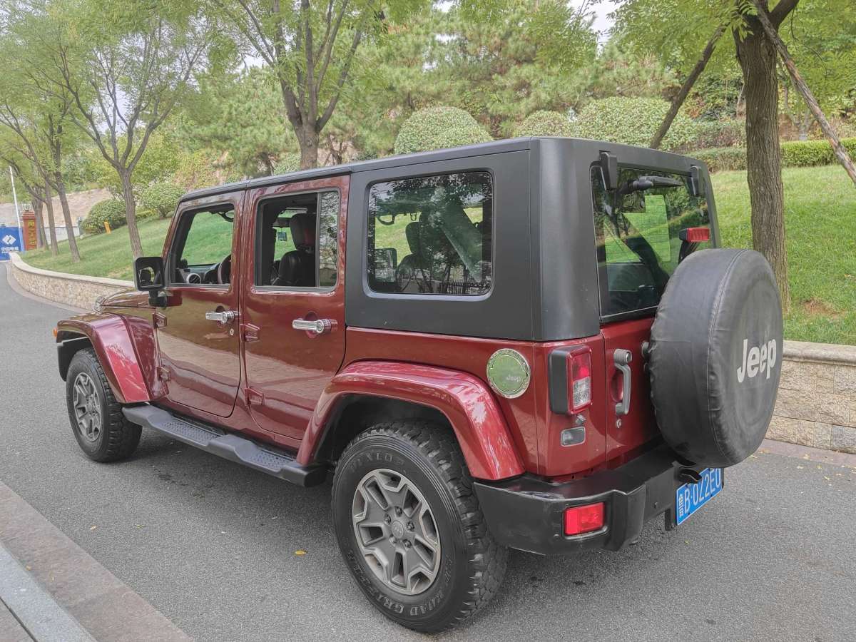 Jeep 牧馬人  2010款 3.8L Sahara 四門版圖片