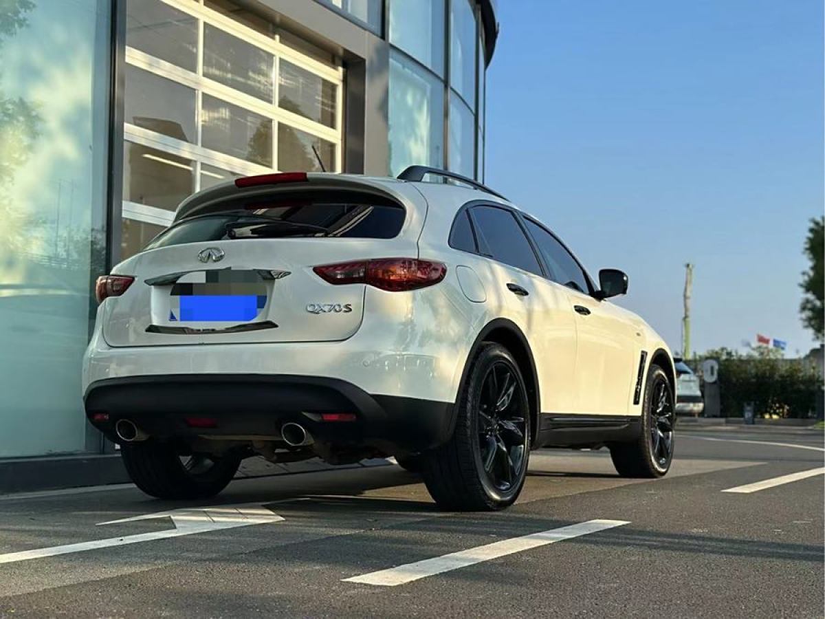 英菲尼迪 QX70  2015款 3.7L 絕影版圖片