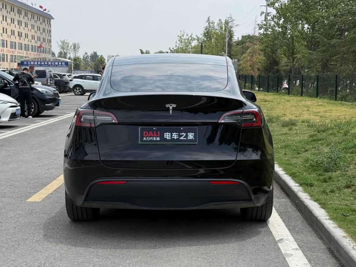 特斯拉 Model Y  2021款 標準續(xù)航后驅(qū)版圖片