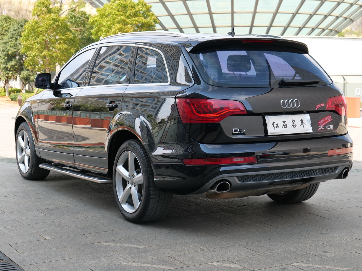 奧迪 奧迪Q7  2014款 35 TFSI 運(yùn)動(dòng)型圖片