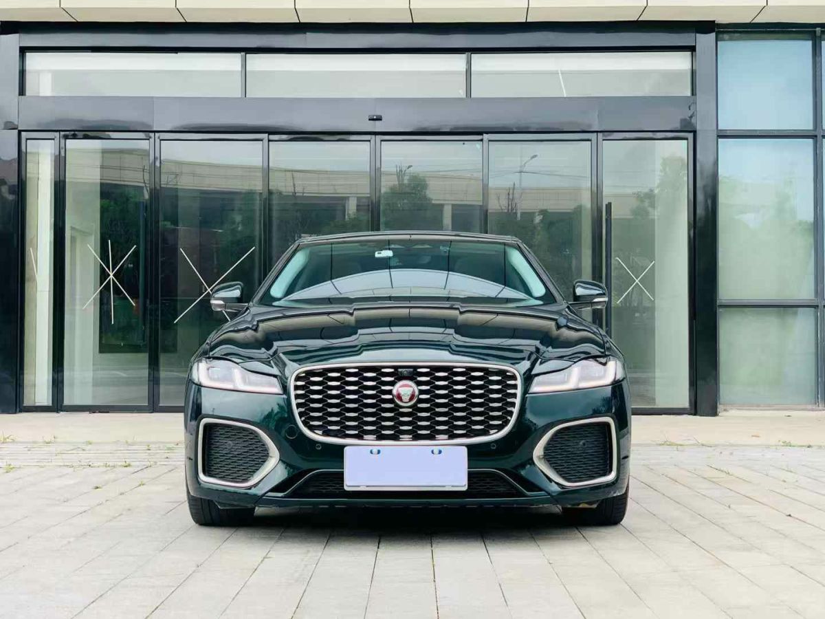 捷豹 XFL  2021款 XFL 2.0T P200 兩驅(qū)精英豪華版圖片