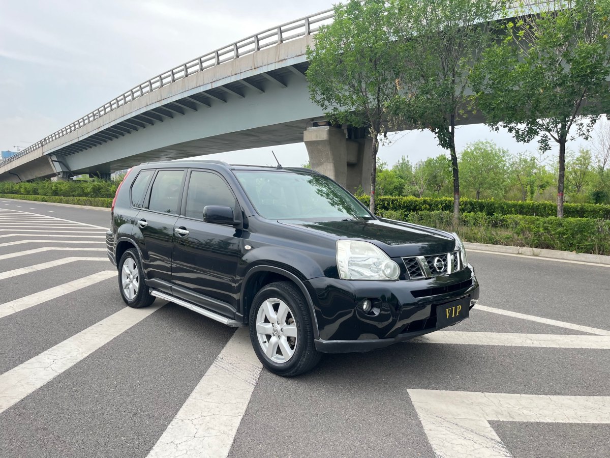 日產(chǎn) 奇駿  2010款 2.5L CVT豪華版 4WD圖片