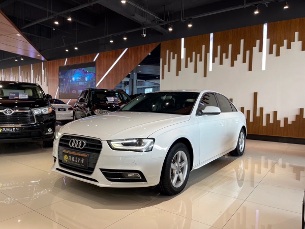 奥迪 奥迪A4L  2015款 35 TFSI 自动标准型