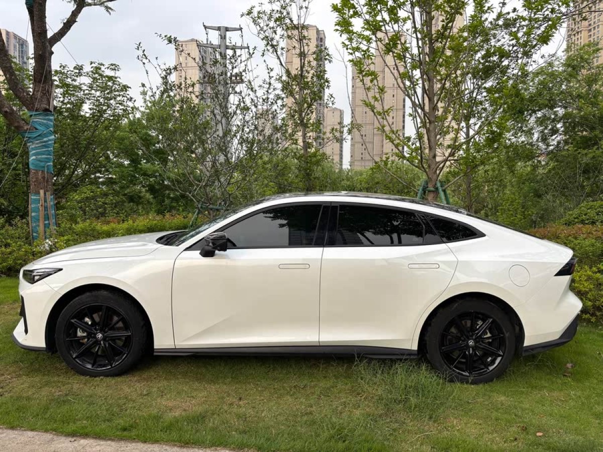 長安 長安UNI-V 智電iDD  2023款 智電iDD 1.5T 113km智趣型（飛快版）圖片