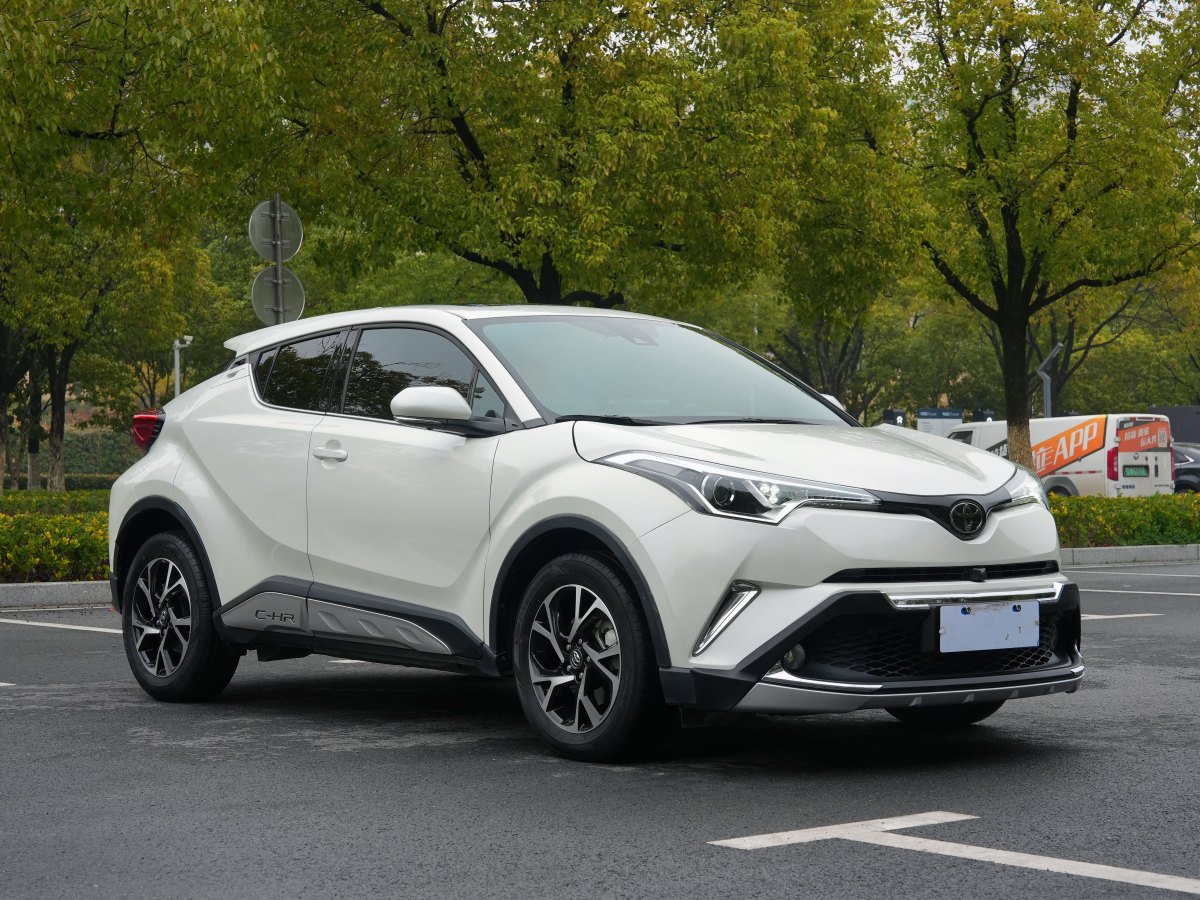 2019年10月豐田 C-HR  2018款 2.0L 領(lǐng)先天窗版 國VI