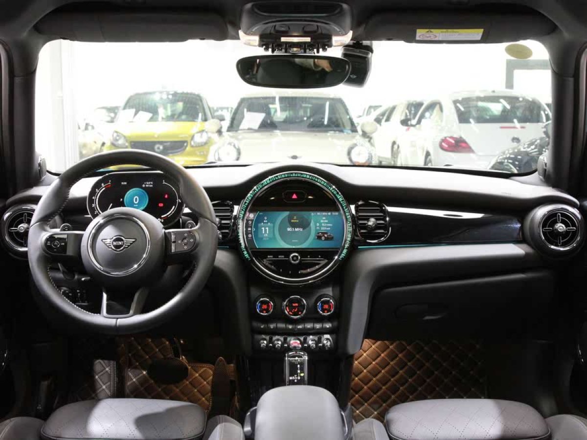 MINI MINI  2023款 2.0T COOPER S 藝術(shù)家 五門版圖片
