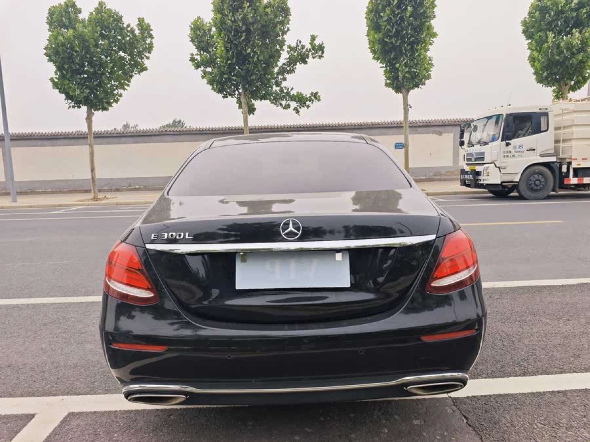 奔馳 奔馳E級  2018款 改款 E 300 L 豪華型圖片