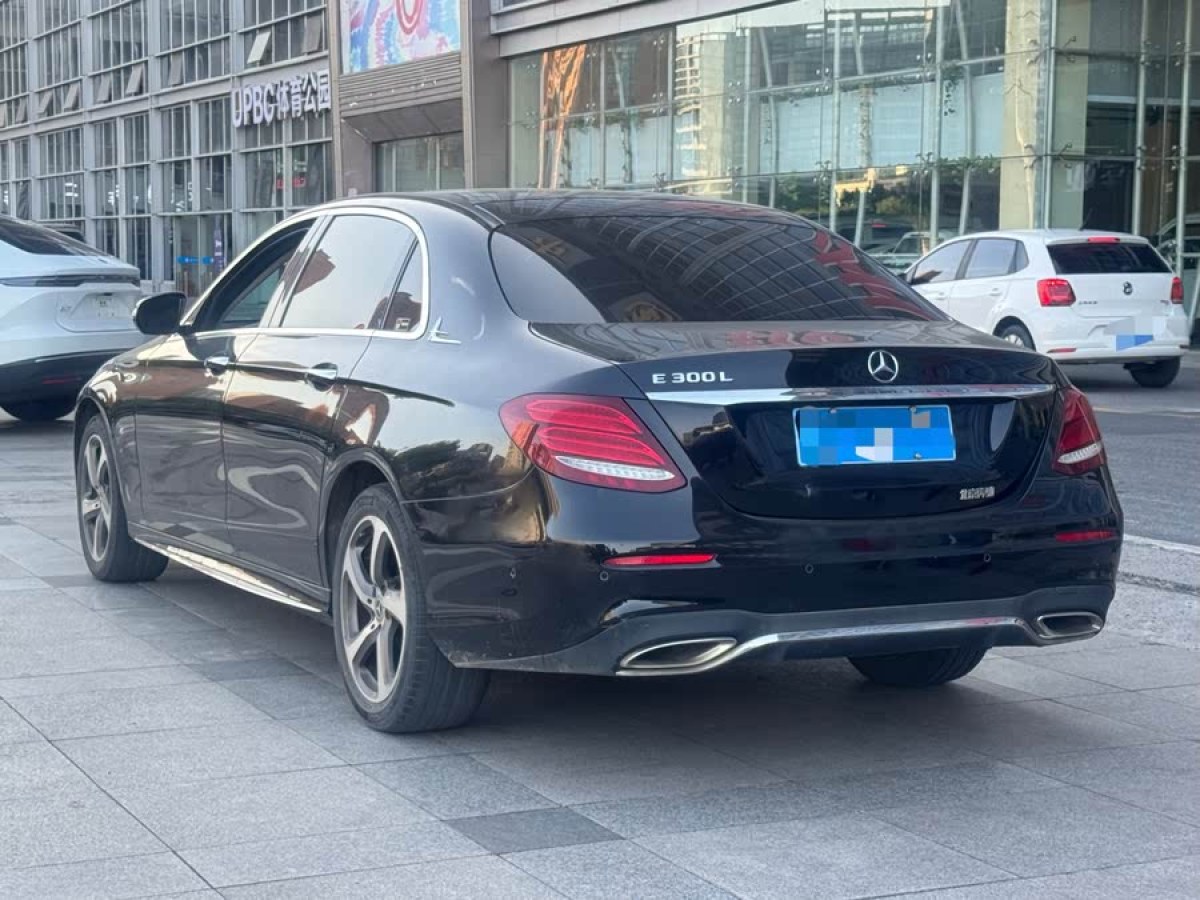 奔馳 奔馳E級  2019款 改款 E 300 L 運動時尚型圖片