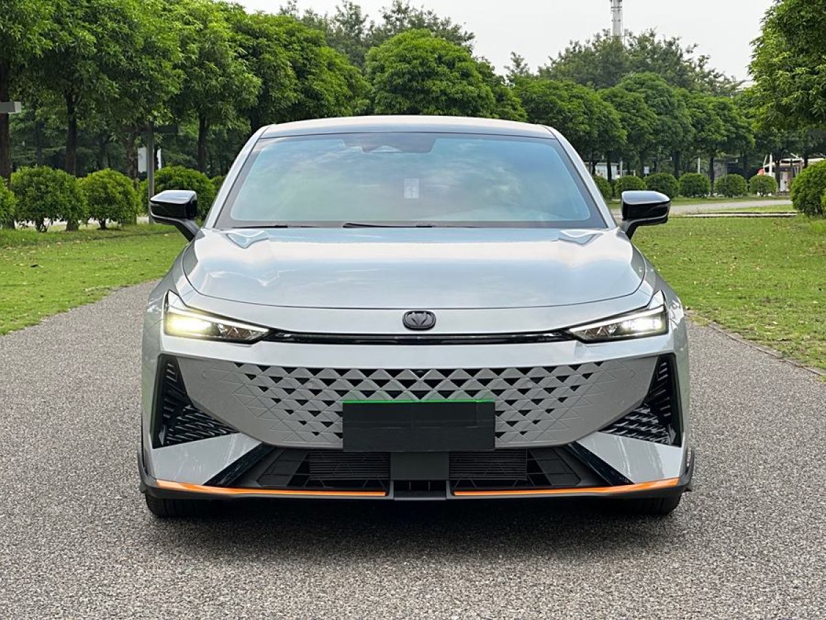 長(zhǎng)安 長(zhǎng)安UNI-V  2023款 1.5T 尊貴型圖片