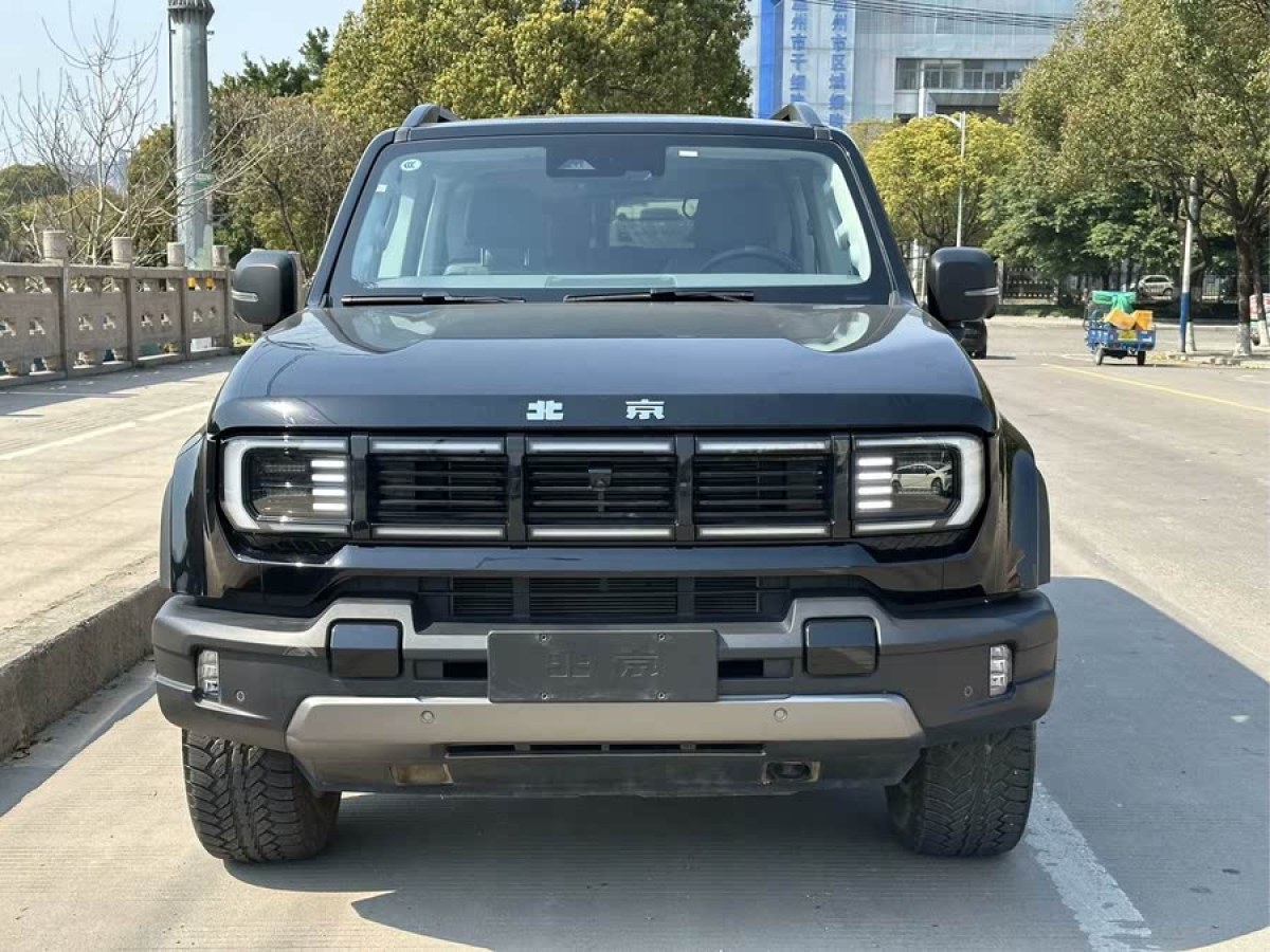 北京 BJ40  2024款 2.0T 城市獵人版 至尊型圖片