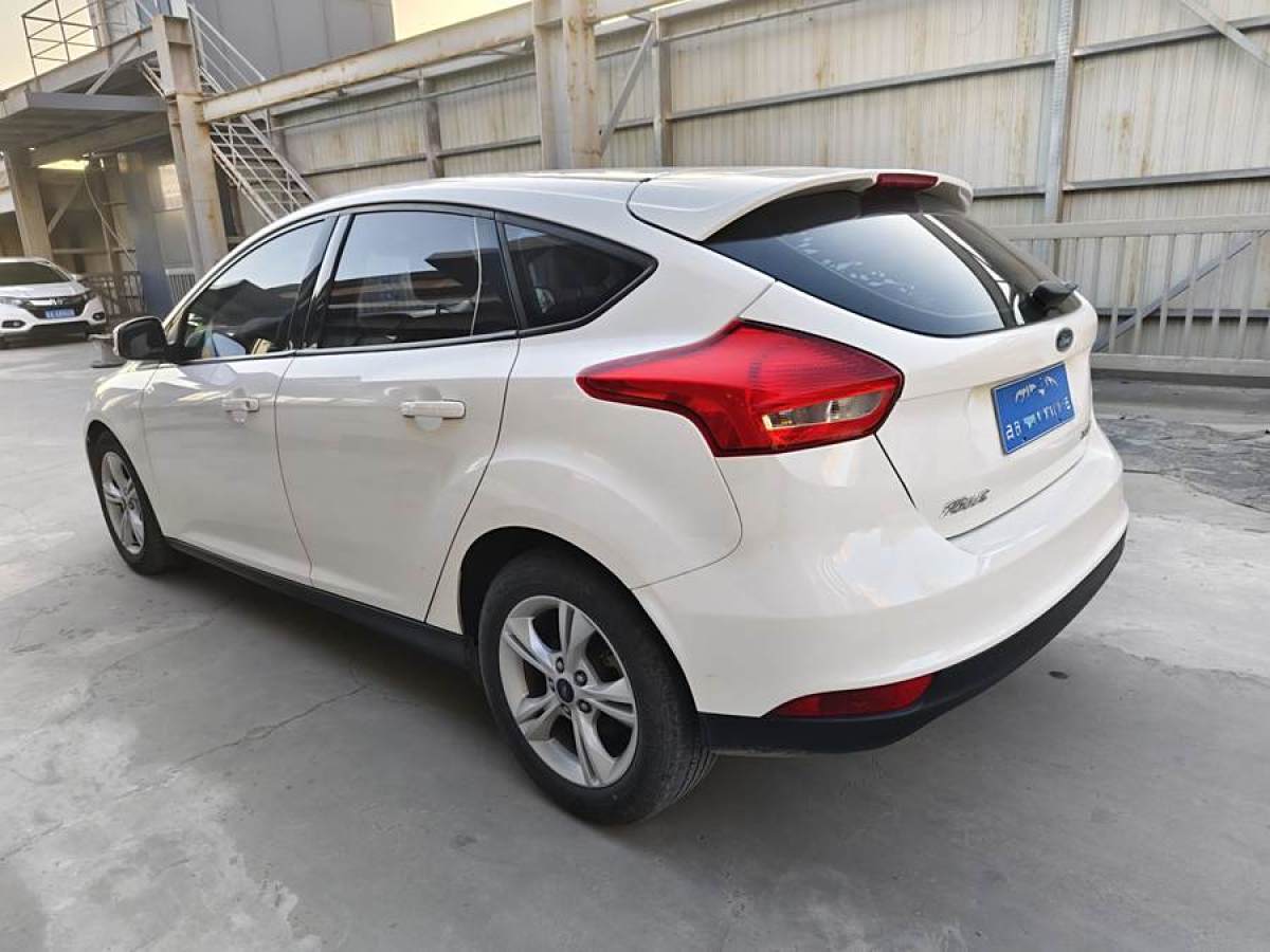 福特 ?？怂? 2015款 兩廂 1.6L 自動舒適型圖片