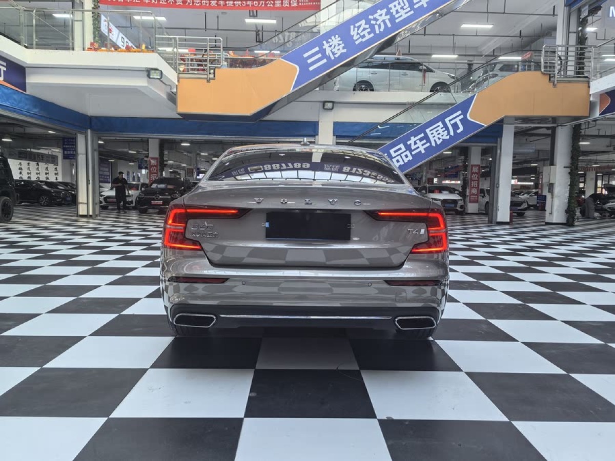 沃爾沃 S60L  2021款 T4 智遠(yuǎn)豪華版圖片