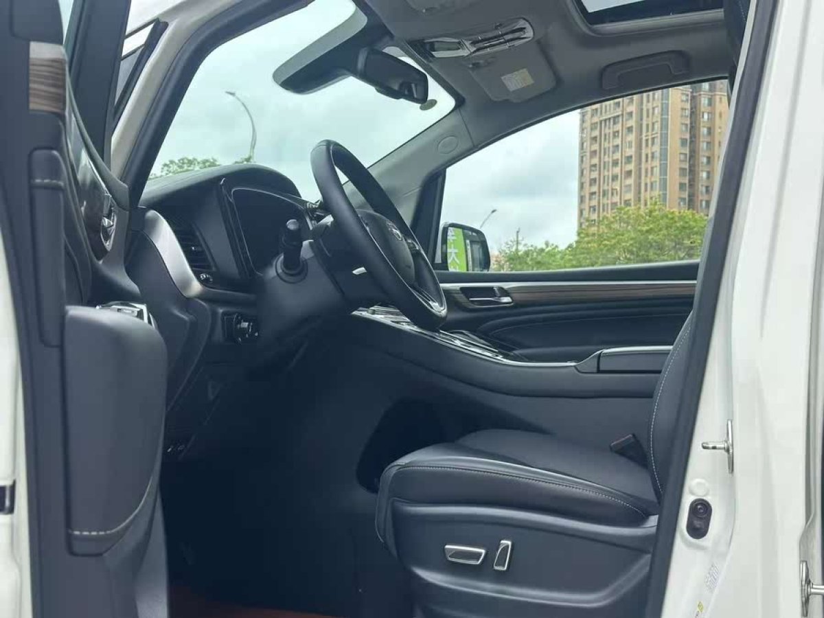 廣汽傳祺 M8  2021款 領秀系列 390T 尊貴版圖片