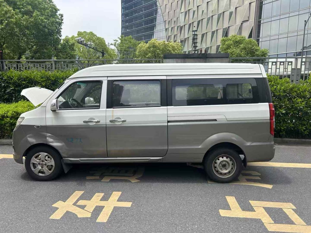 金杯 海獅  2018款 2.0L五代動力王舒適型加長高頂13座4G21D4C圖片