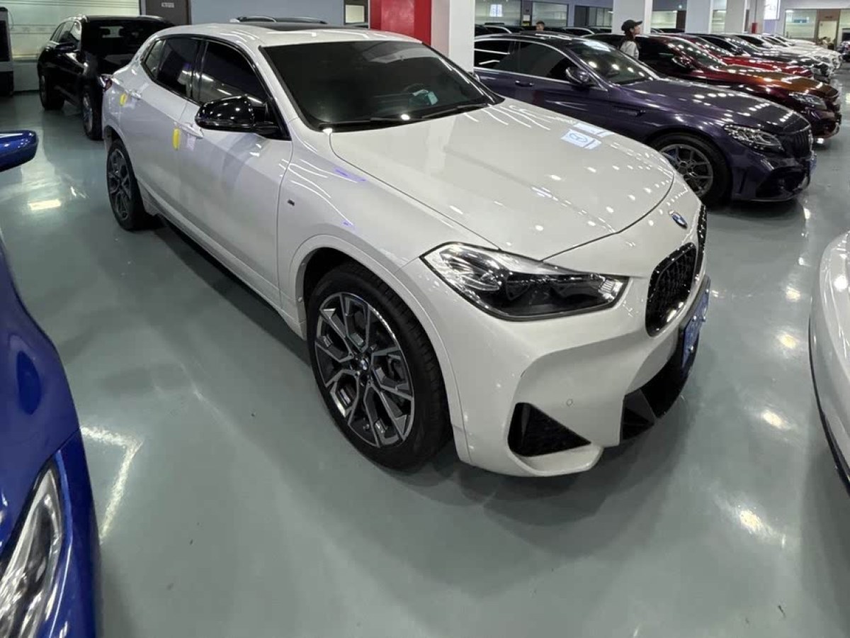 寶馬 寶馬X2  2022款 sDrive25i 曜夜版圖片
