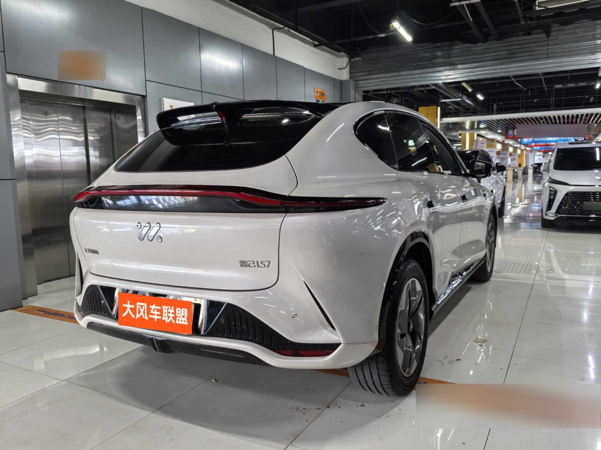 智己 智己LS7  2023款 77kWh Urban Fit后驅(qū)版圖片