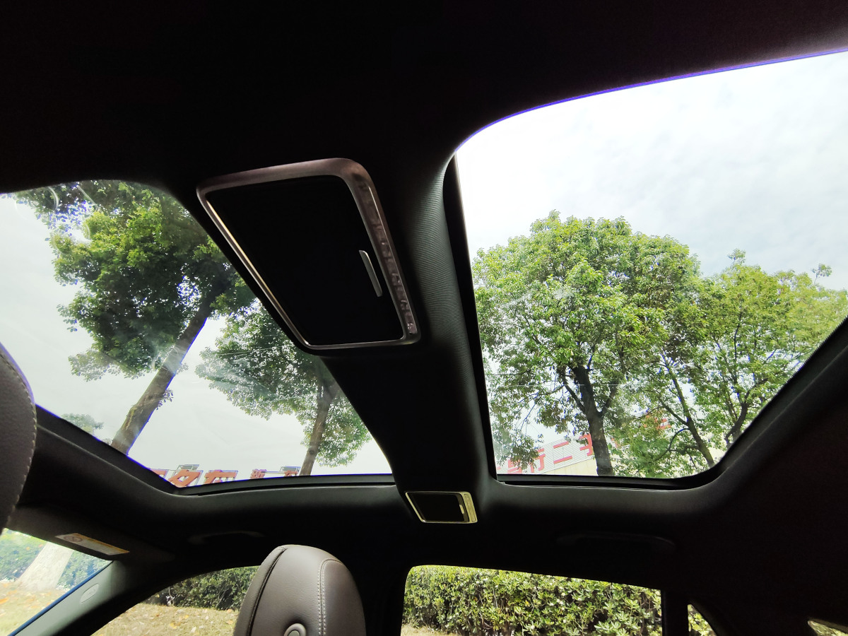 奔驰 奔驰GLC  2019款 改款 GLC 260 L 4MATIC 豪华型图片