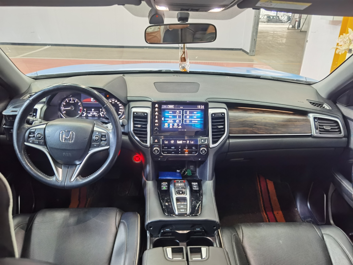 本田 UR-V  2017款 370TURBO 兩驅(qū)尊貴版圖片