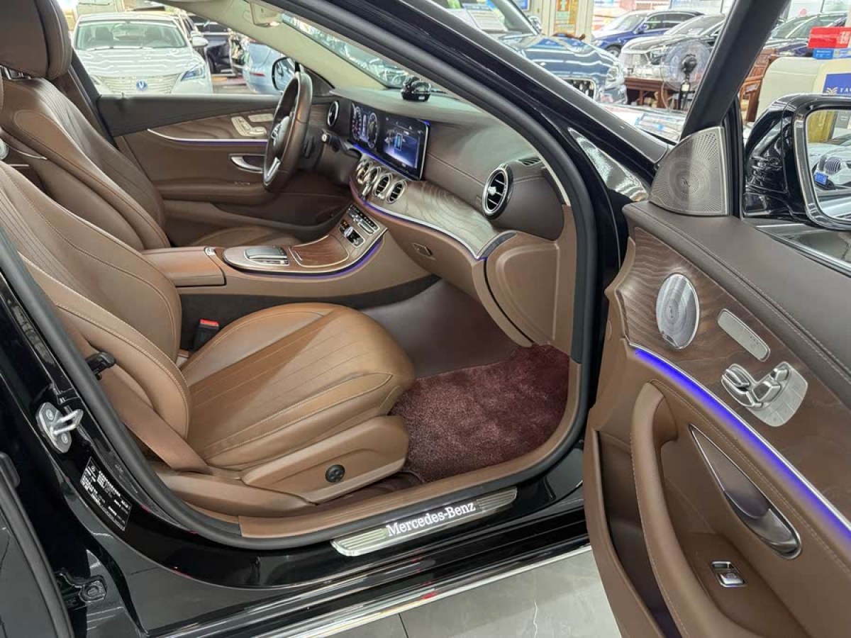 奔馳 奔馳E級  2019款 改款 E 300 L 豪華型圖片