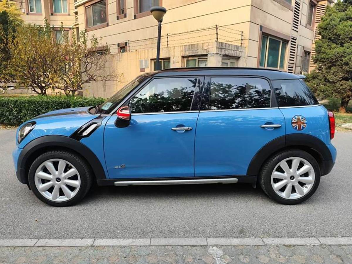 MINI COUNTRYMAN  2016款 1.6T COOPER ALL4 Excitement裝備控圖片