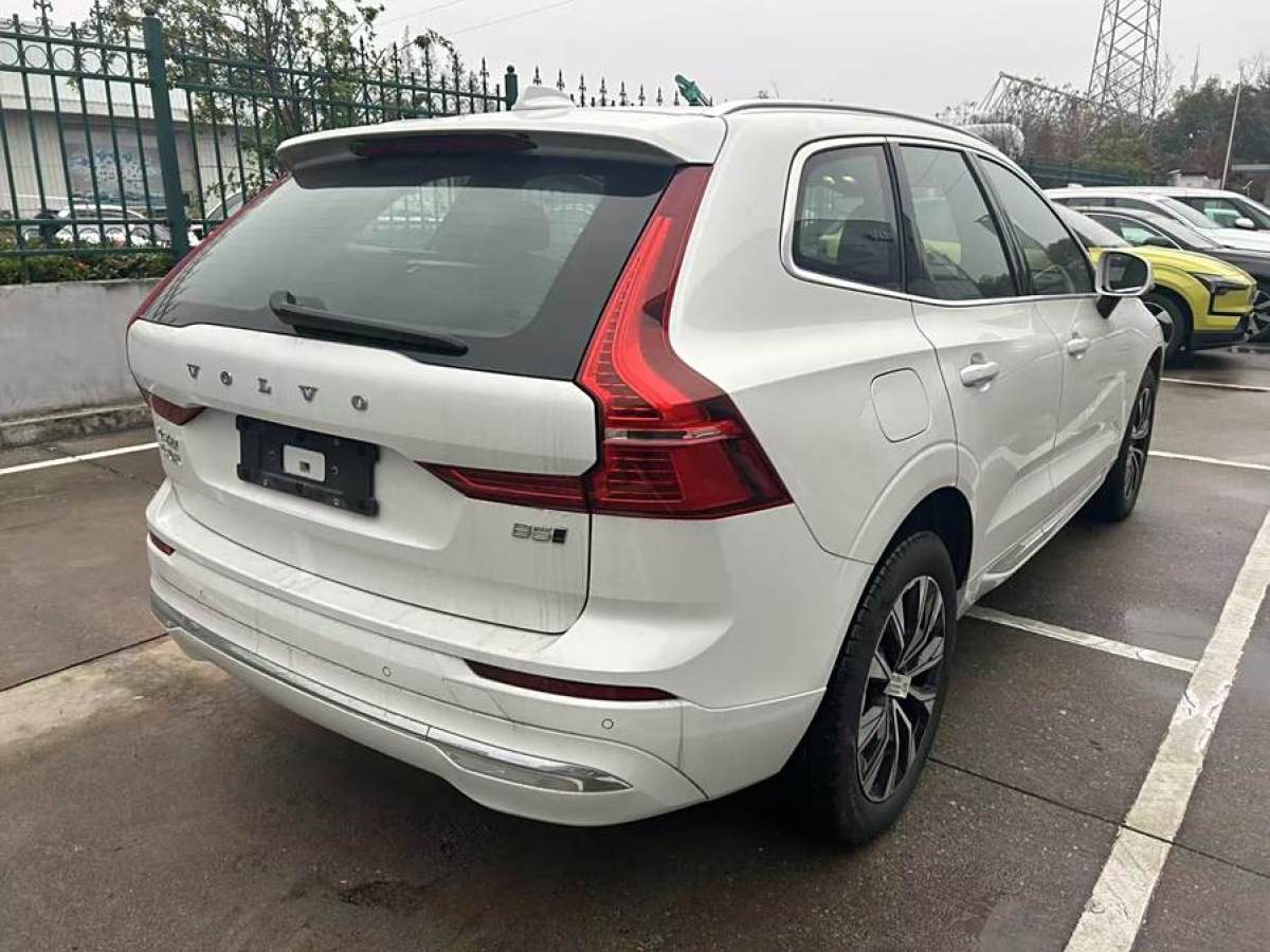 沃爾沃 XC60  2024款 B5 四驅(qū)智遠豪華版圖片