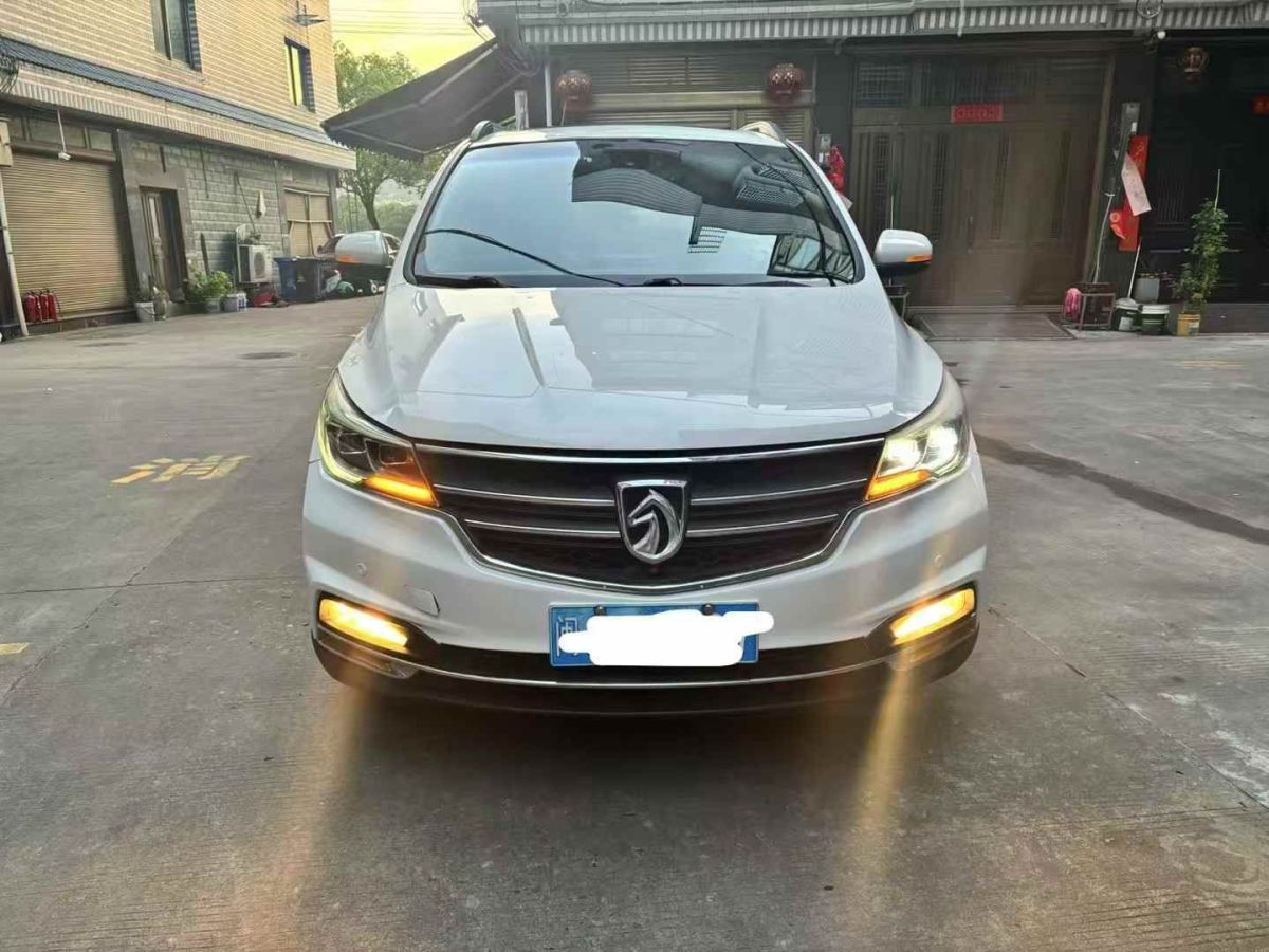 寶駿 310W  2018款 1.5L 自動(dòng)時(shí)尚型圖片