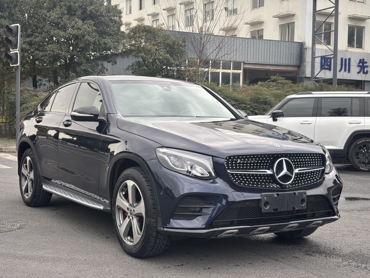 2018年10月奔馳 奔馳GLC  2022款 改款 GLC 300 4MATIC 轎跑SUV