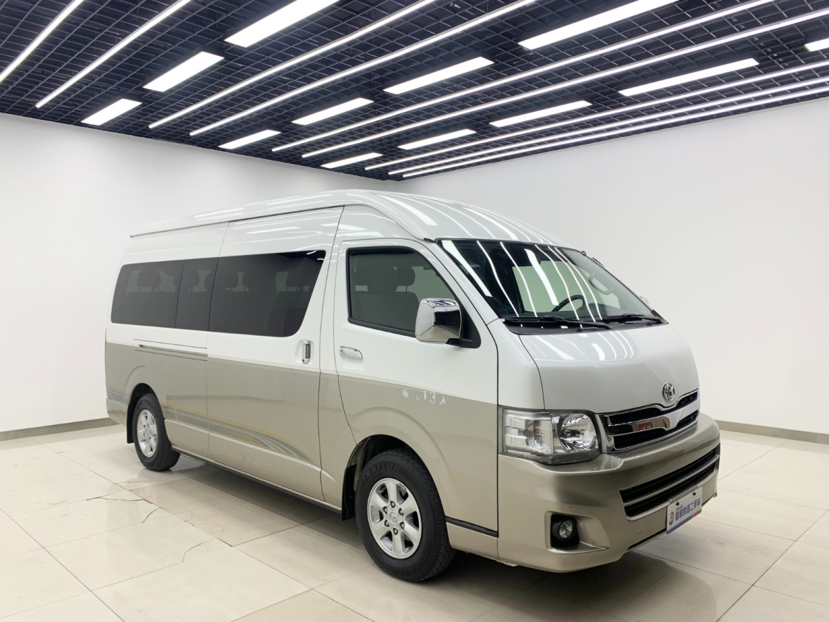 豐田 HIACE  2011款 2.7L自動標(biāo)準(zhǔn)版13座圖片