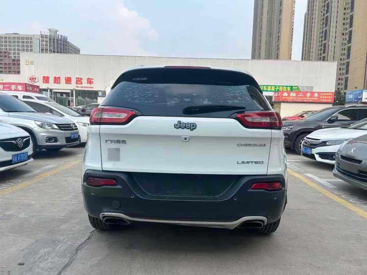 Jeep 自由光  2017款 2.4L 領(lǐng)先版圖片