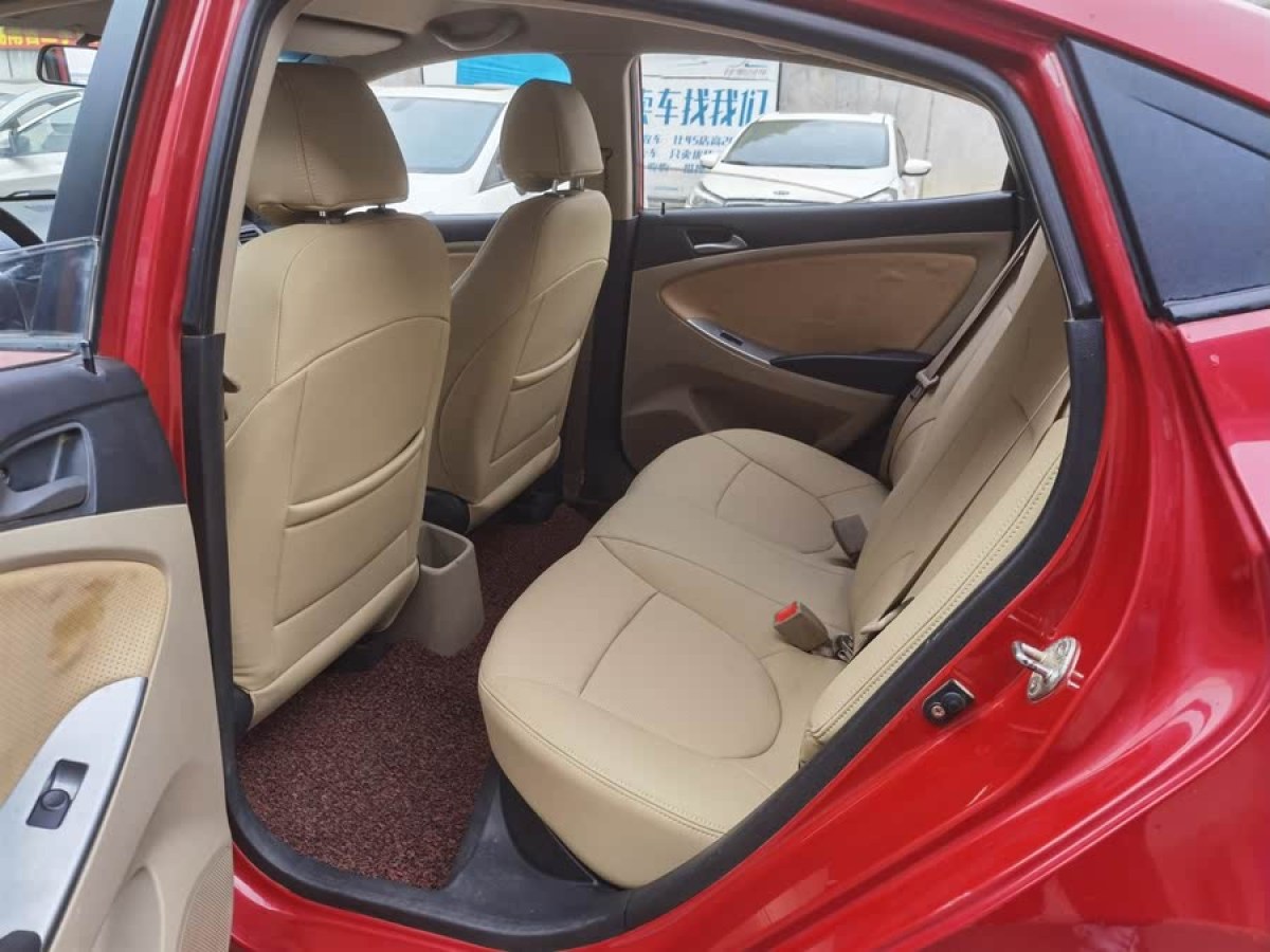 現(xiàn)代 瑞納  2014款 1.4L 自動智能型GLS圖片