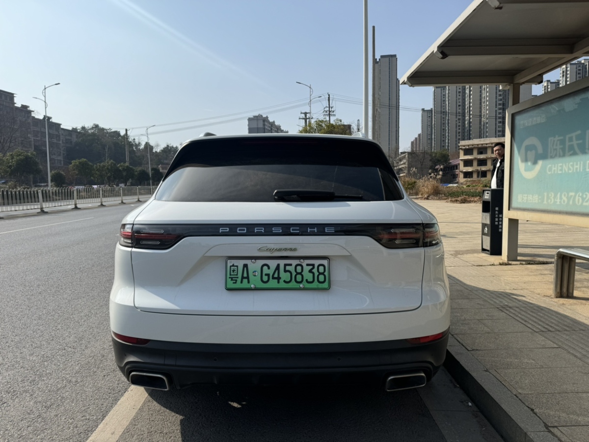 保時(shí)捷 Cayenne新能源  2022款 Cayenne E-Hybrid 2.0T 鉑金版圖片